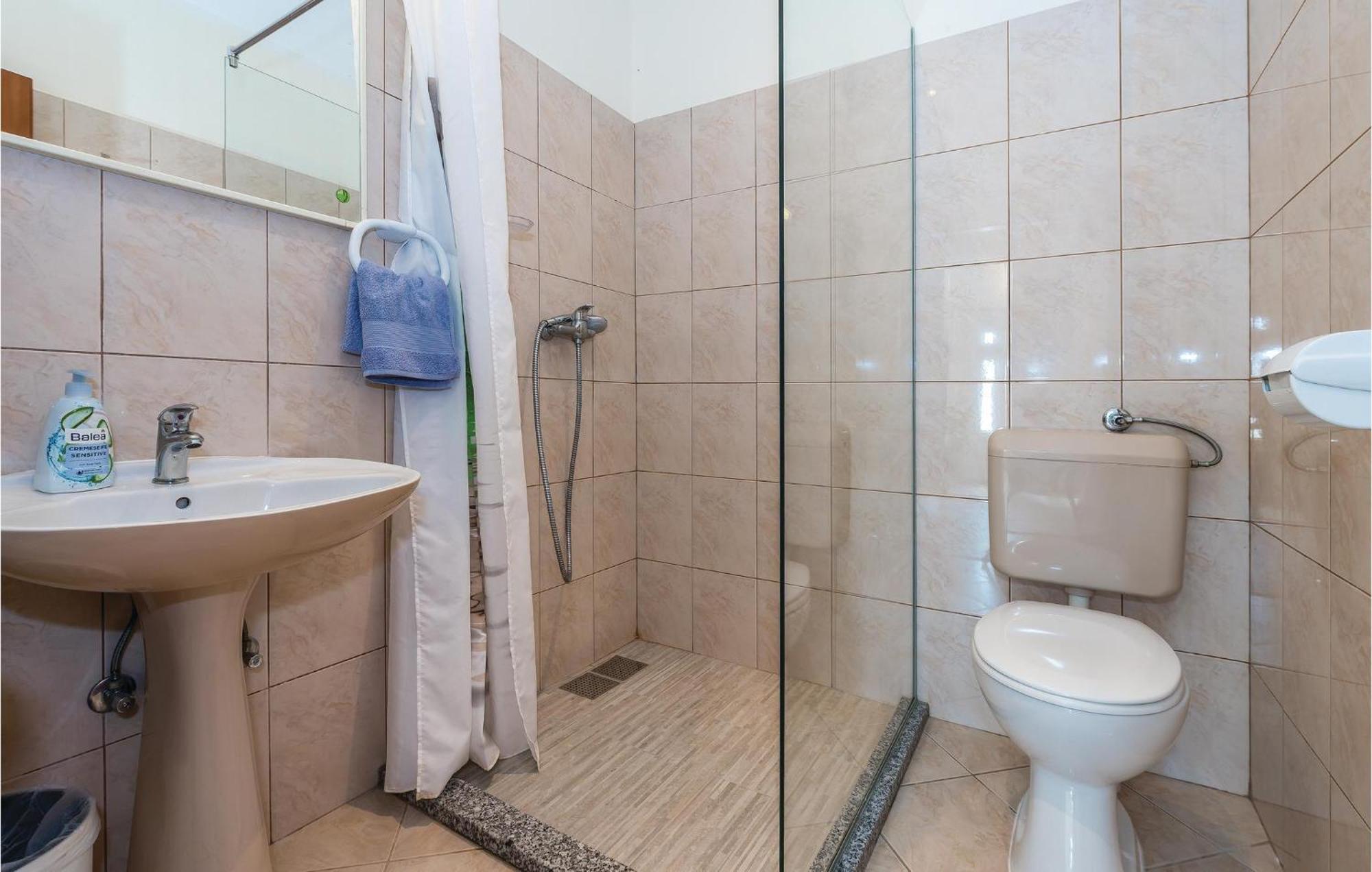 Lovely Home In Sibenik-Brodarica With Kitchen Donje Polje ภายนอก รูปภาพ