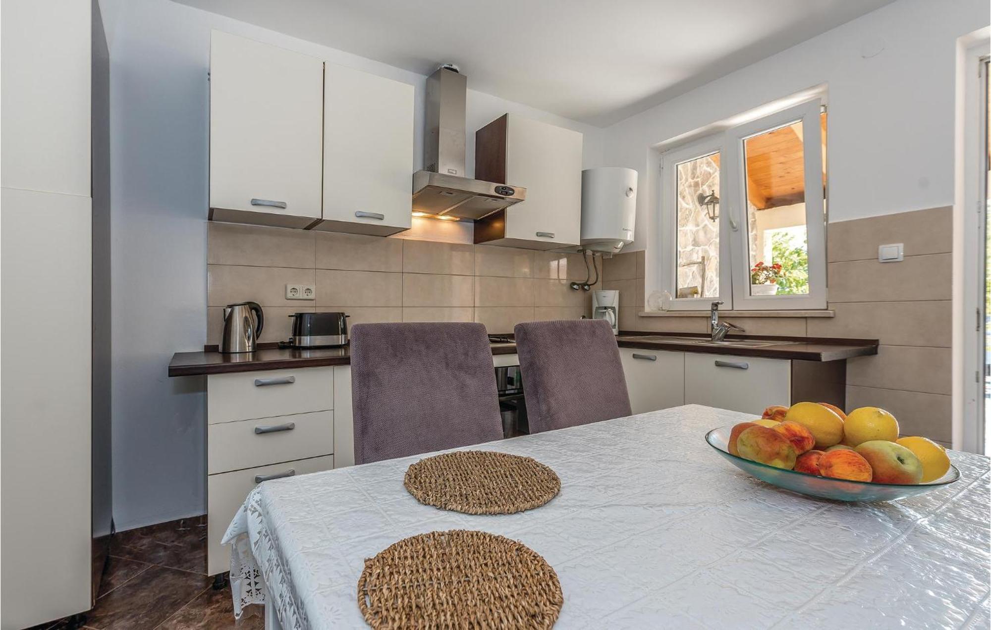 Lovely Home In Sibenik-Brodarica With Kitchen Donje Polje ภายนอก รูปภาพ